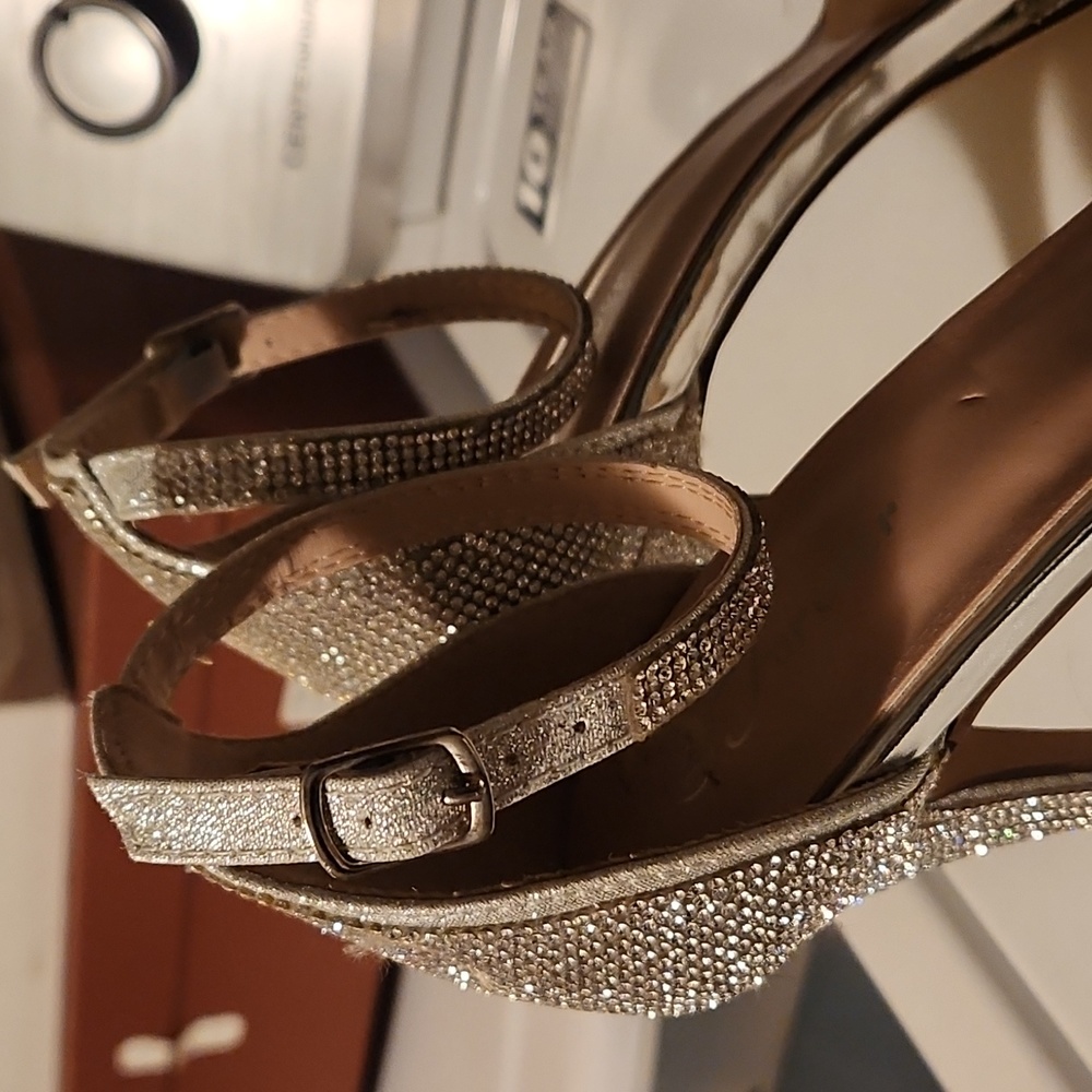 Heels - Picture 4 of 7